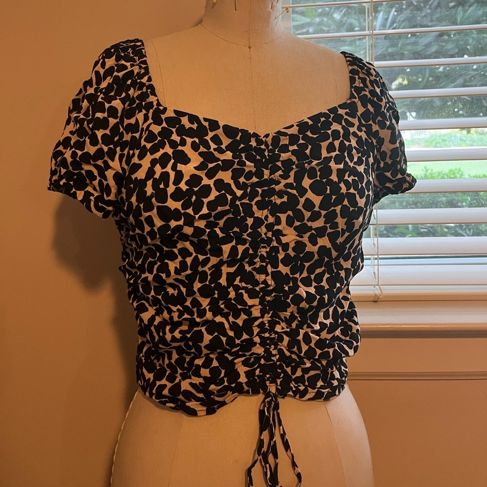 Cute Printed Top - Picture 4 of 5